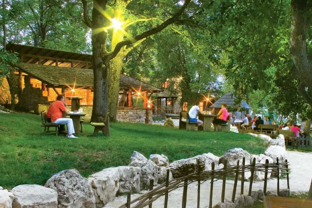 Farm Stay Cardaklije Kulen Vakuf Kültér fotó