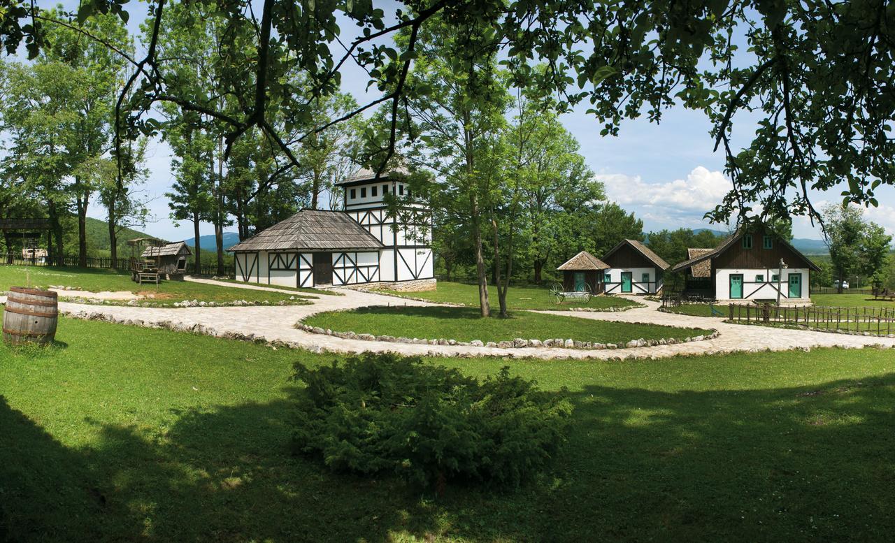 Farm Stay Cardaklije Kulen Vakuf Kültér fotó