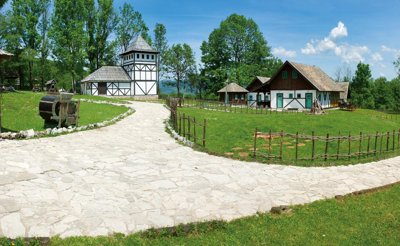 Farm Stay Cardaklije Kulen Vakuf Kültér fotó