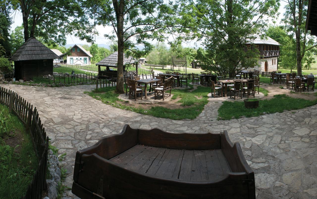 Farm Stay Cardaklije Kulen Vakuf Kültér fotó